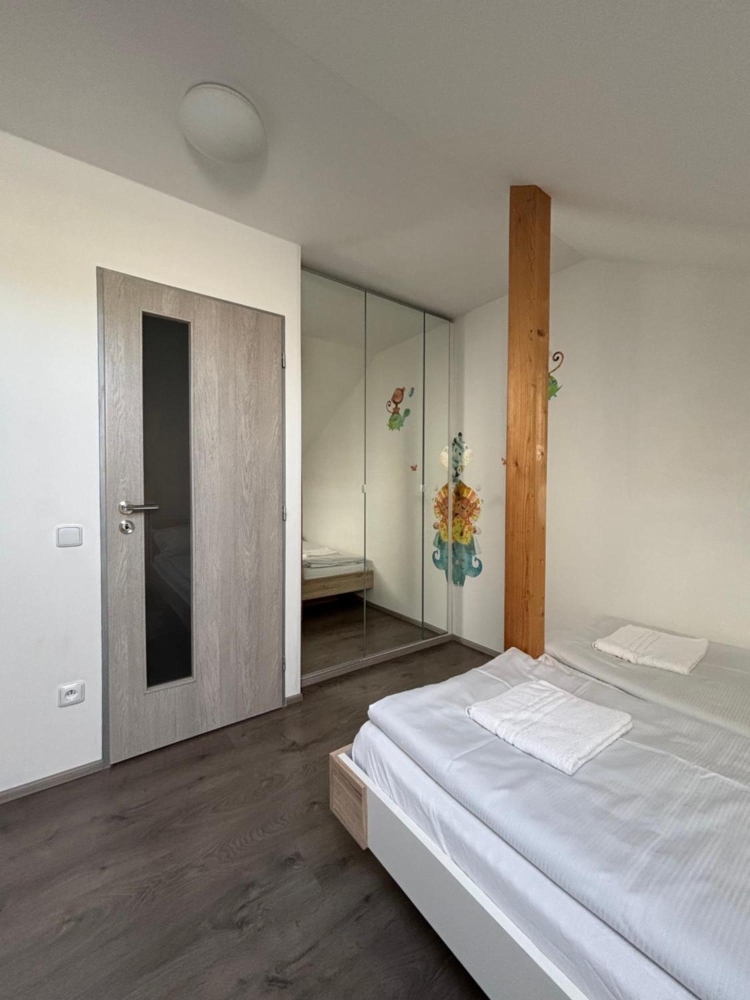 Apartmany Marco Polo 雷德尼斯 外观 照片
